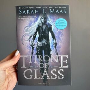 Throne of Glass by Sarah J Maas OOP